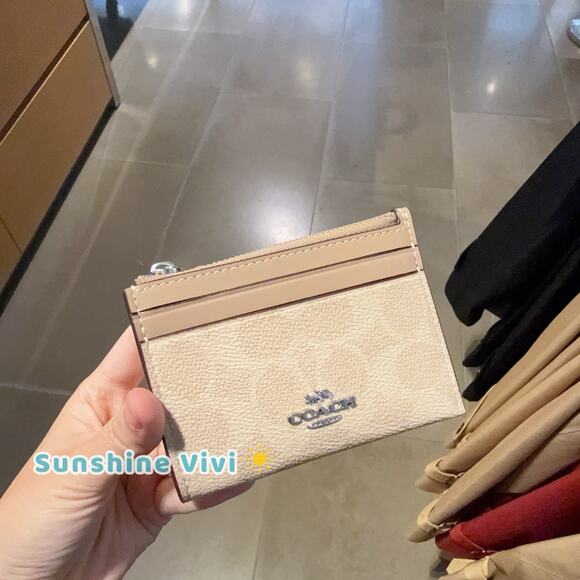 NWT Coach Mini Skinny ID Case CW870 Signature Canvas SV/SAND/TAUPE - Picture 1 of 6